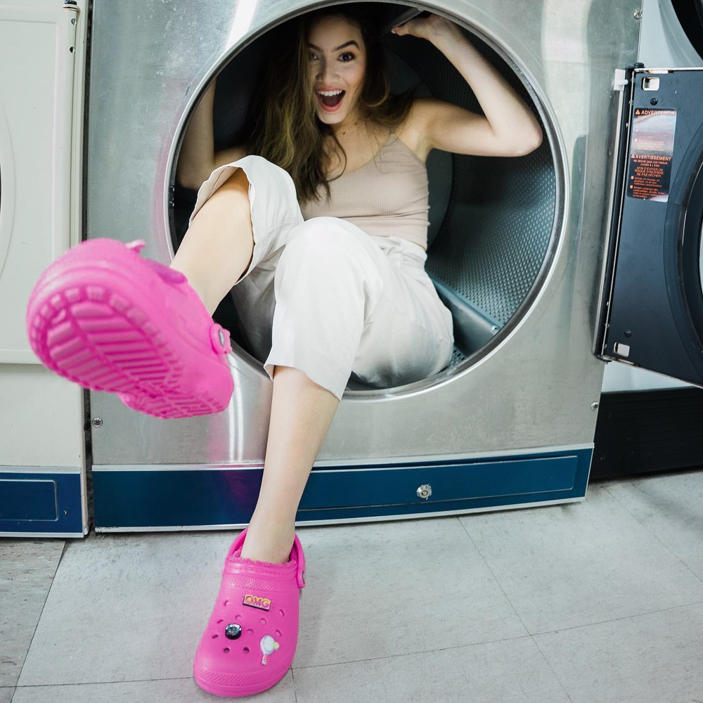 Crocs Classic Fuzz-Lined Clog - Electric Pink